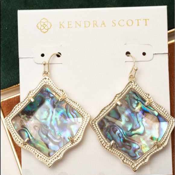 Kendra Scott Jewelry - BOLD STATEMENT THAT WILL CALL EVERYONE'S ATTENTION